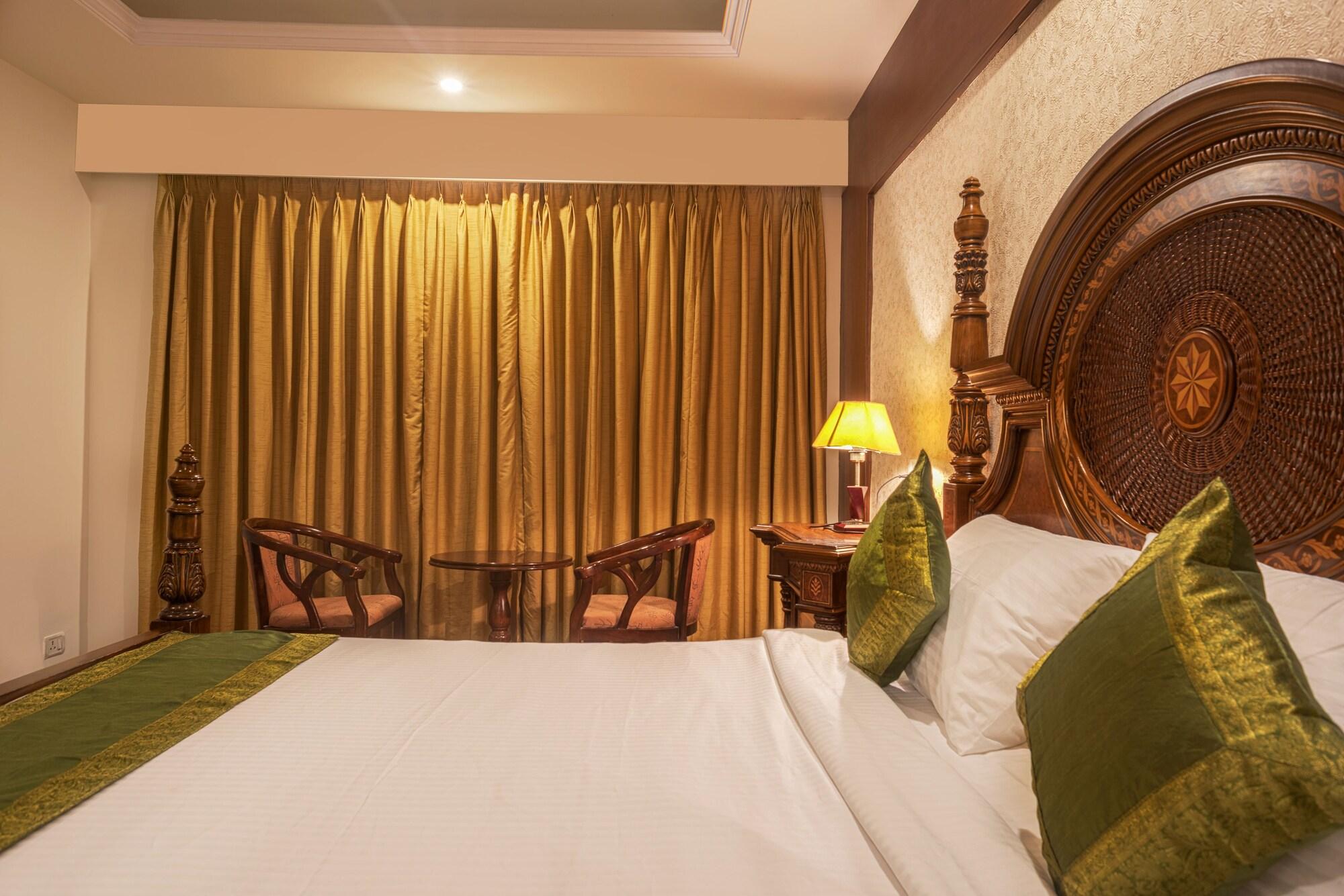 Treebo Trend Grand Plaza Nampally Хидерабад Екстериор снимка