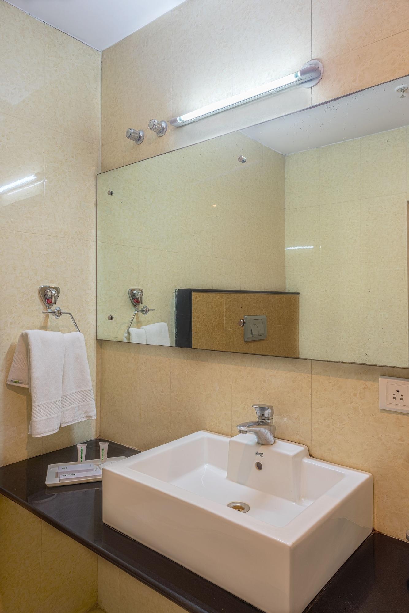 Treebo Trend Grand Plaza Nampally Хидерабад Екстериор снимка