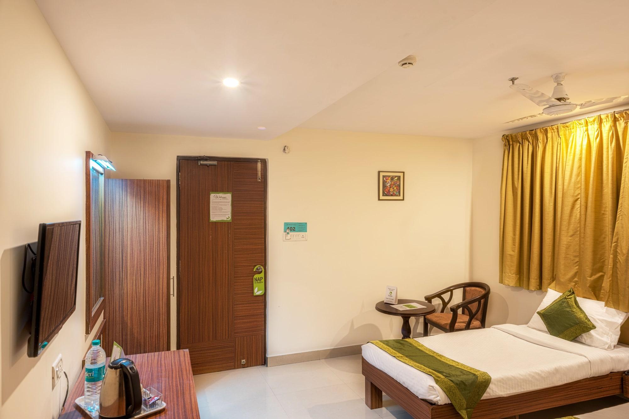 Treebo Trend Grand Plaza Nampally Хидерабад Екстериор снимка