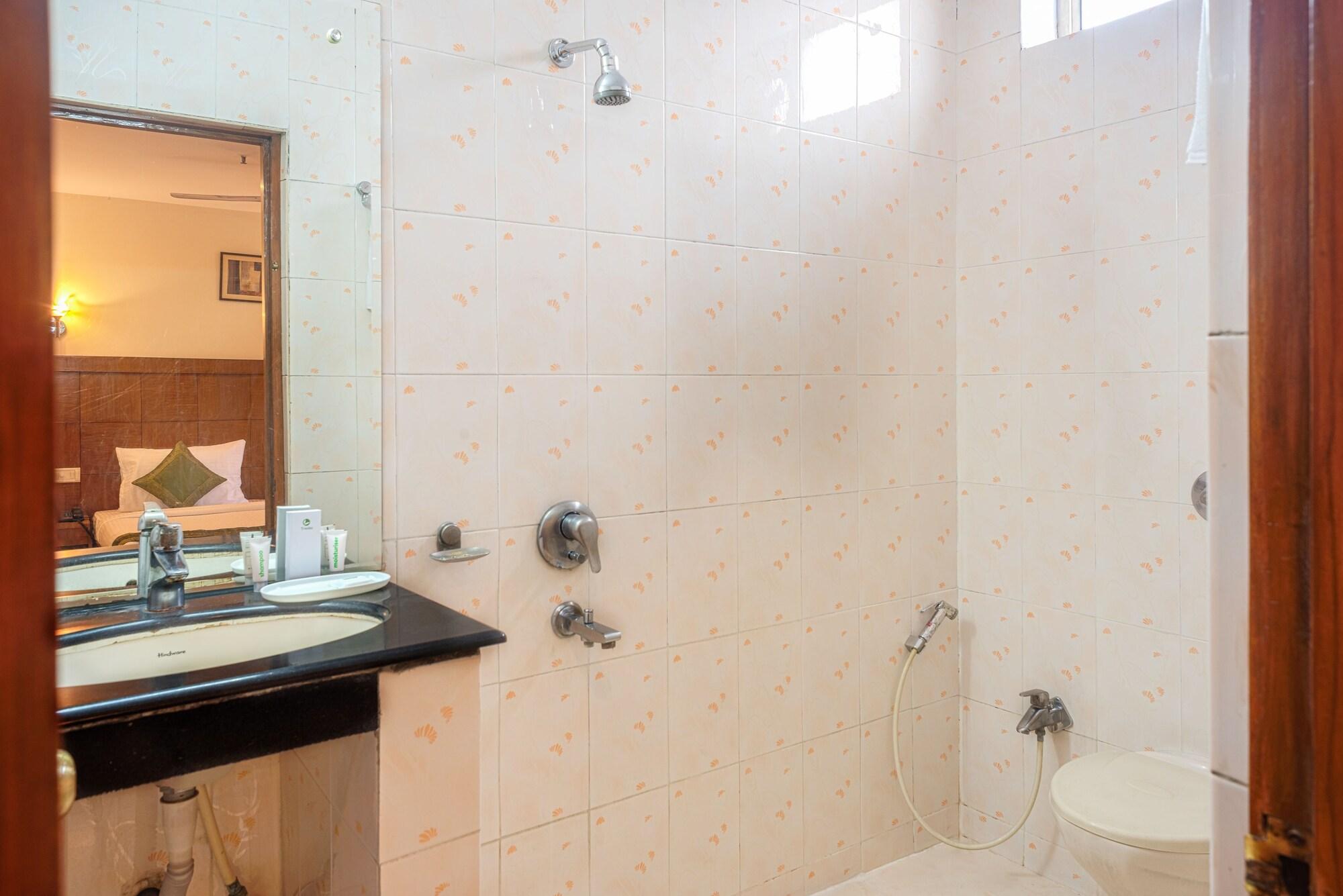 Treebo Trend Grand Plaza Nampally Хидерабад Екстериор снимка
