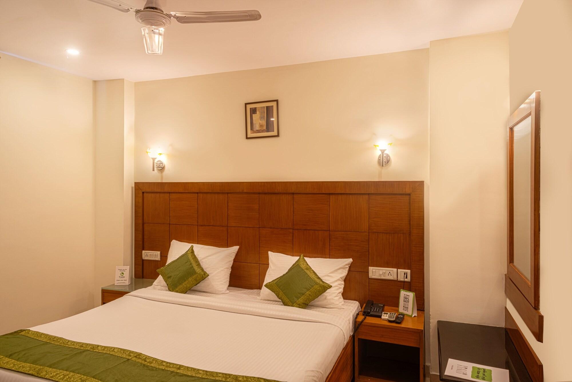 Treebo Trend Grand Plaza Nampally Хидерабад Екстериор снимка
