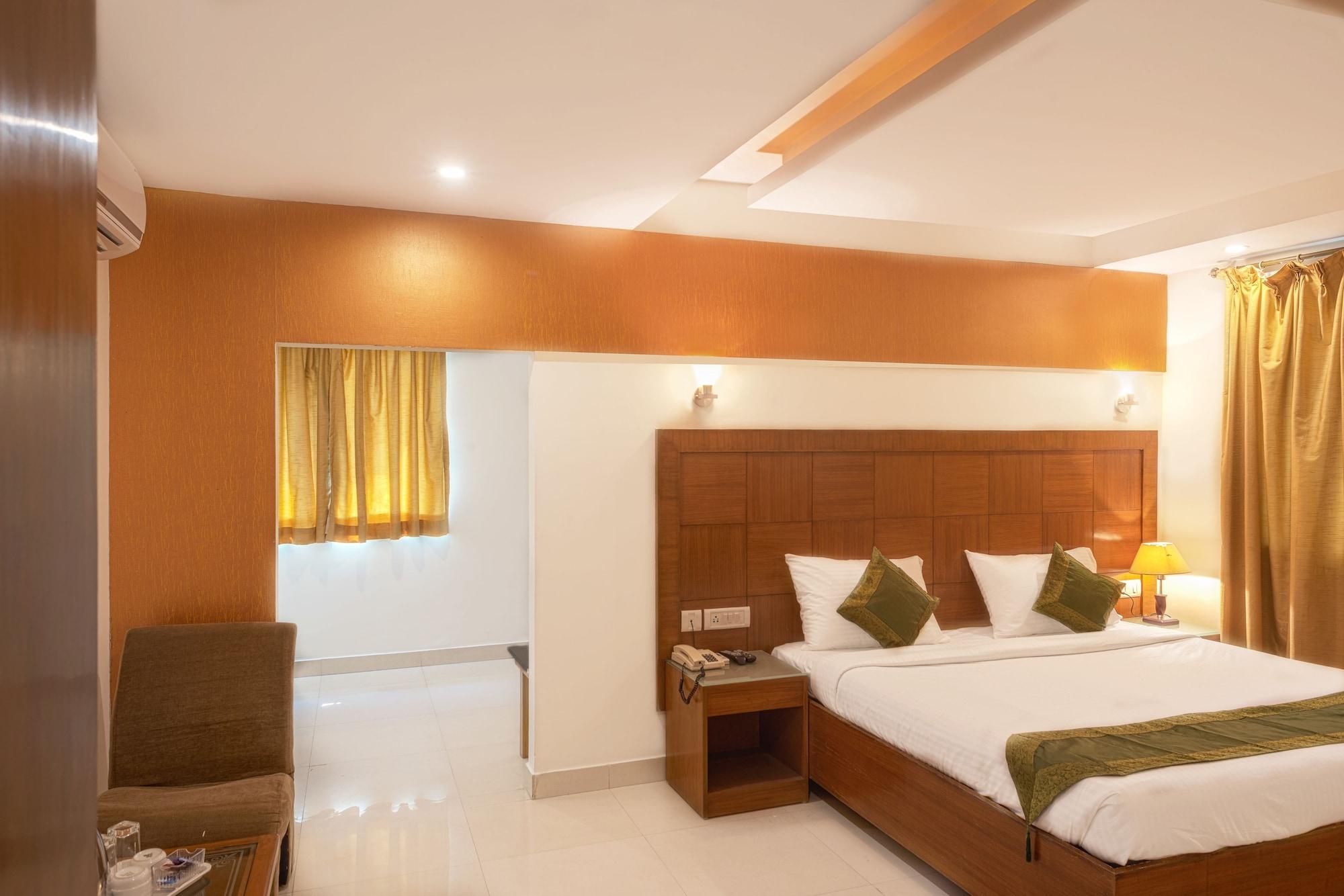 Treebo Trend Grand Plaza Nampally Хидерабад Екстериор снимка