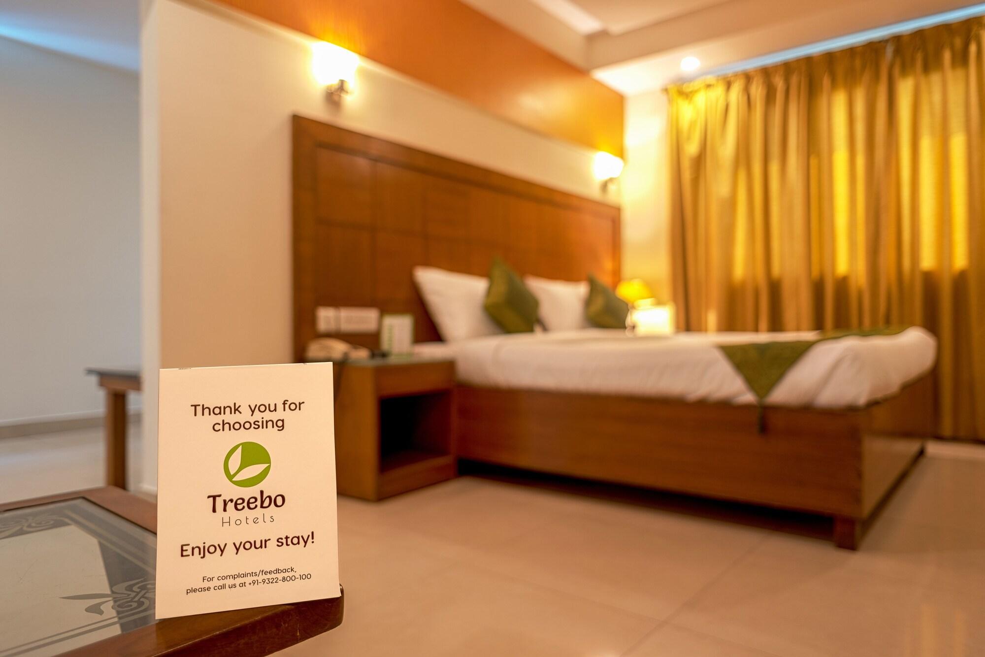 Treebo Trend Grand Plaza Nampally Хидерабад Екстериор снимка