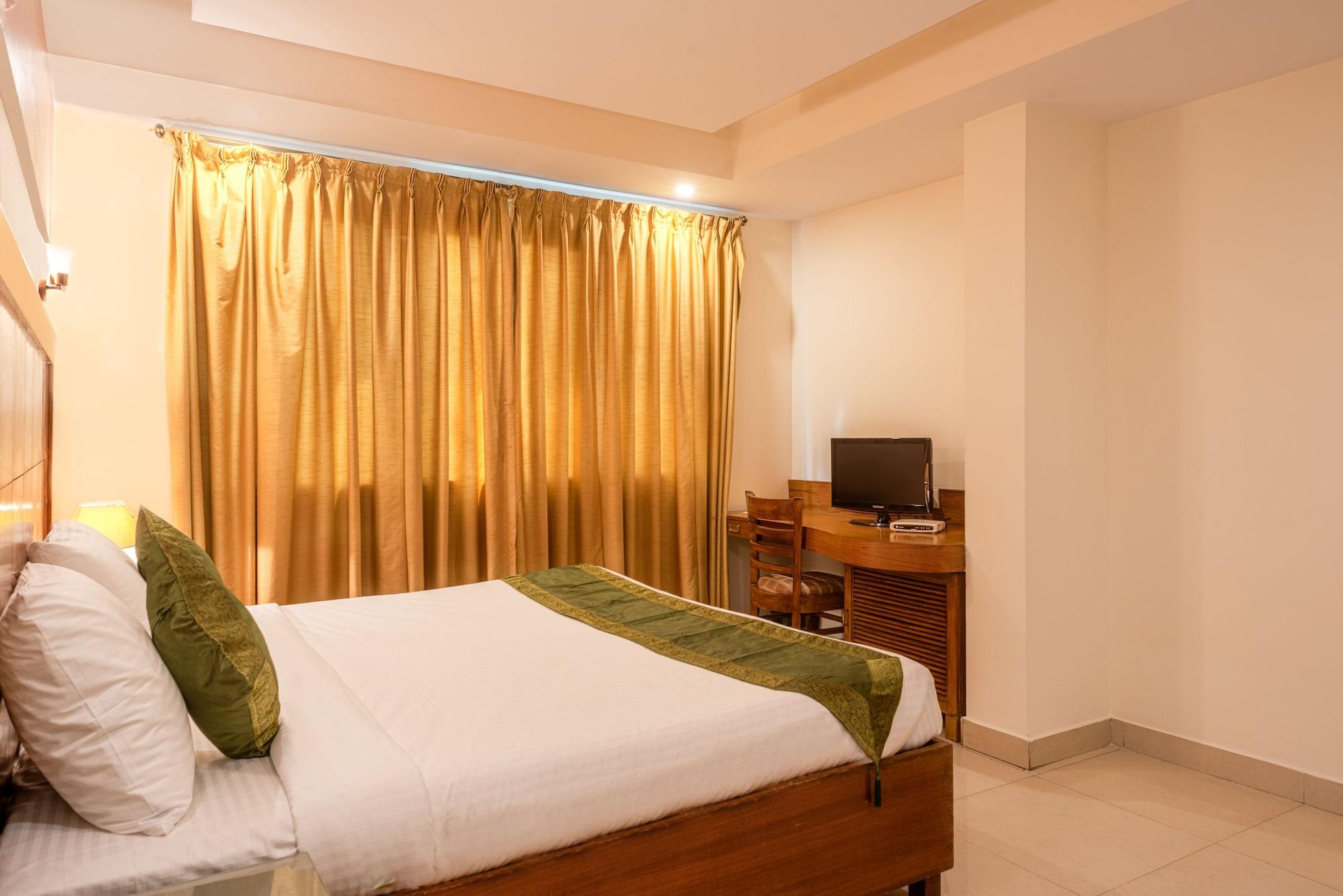 Treebo Trend Grand Plaza Nampally Хидерабад Екстериор снимка