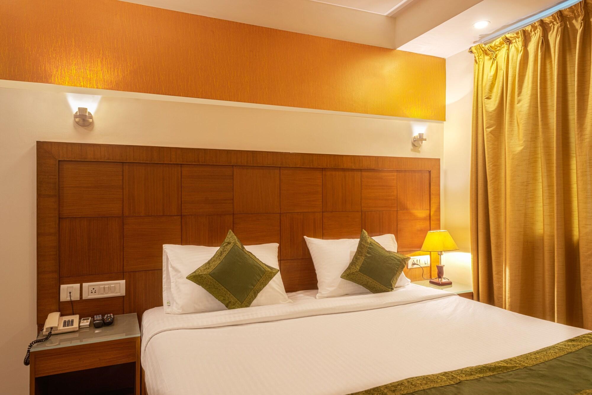 Treebo Trend Grand Plaza Nampally Хидерабад Екстериор снимка