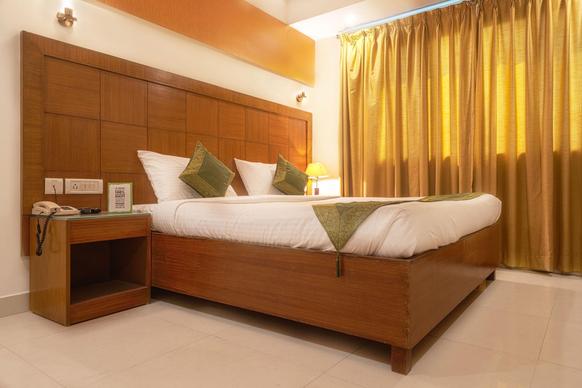 Treebo Trend Grand Plaza Nampally Хидерабад Екстериор снимка