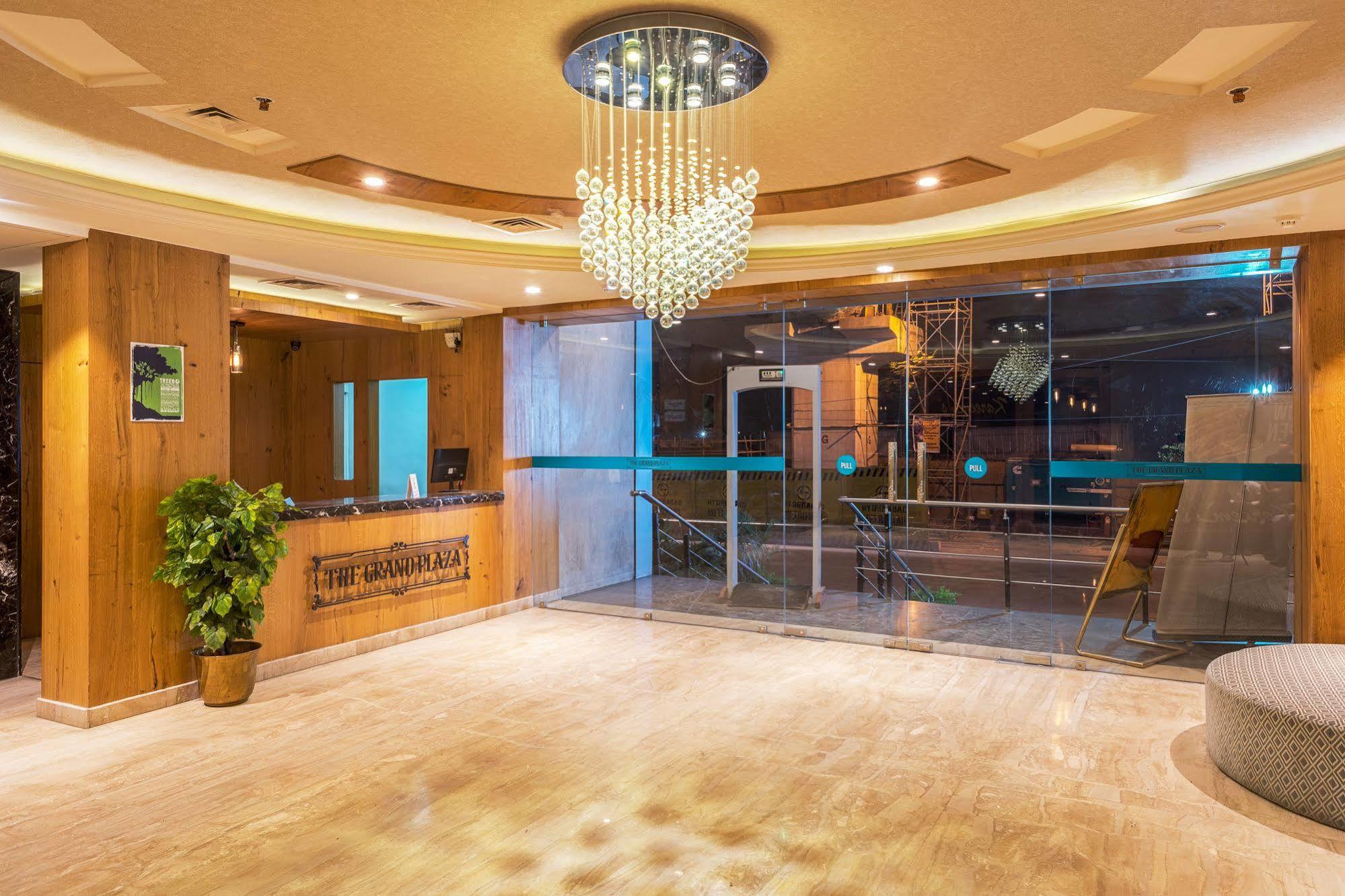 Treebo Trend Grand Plaza Nampally Хидерабад Екстериор снимка