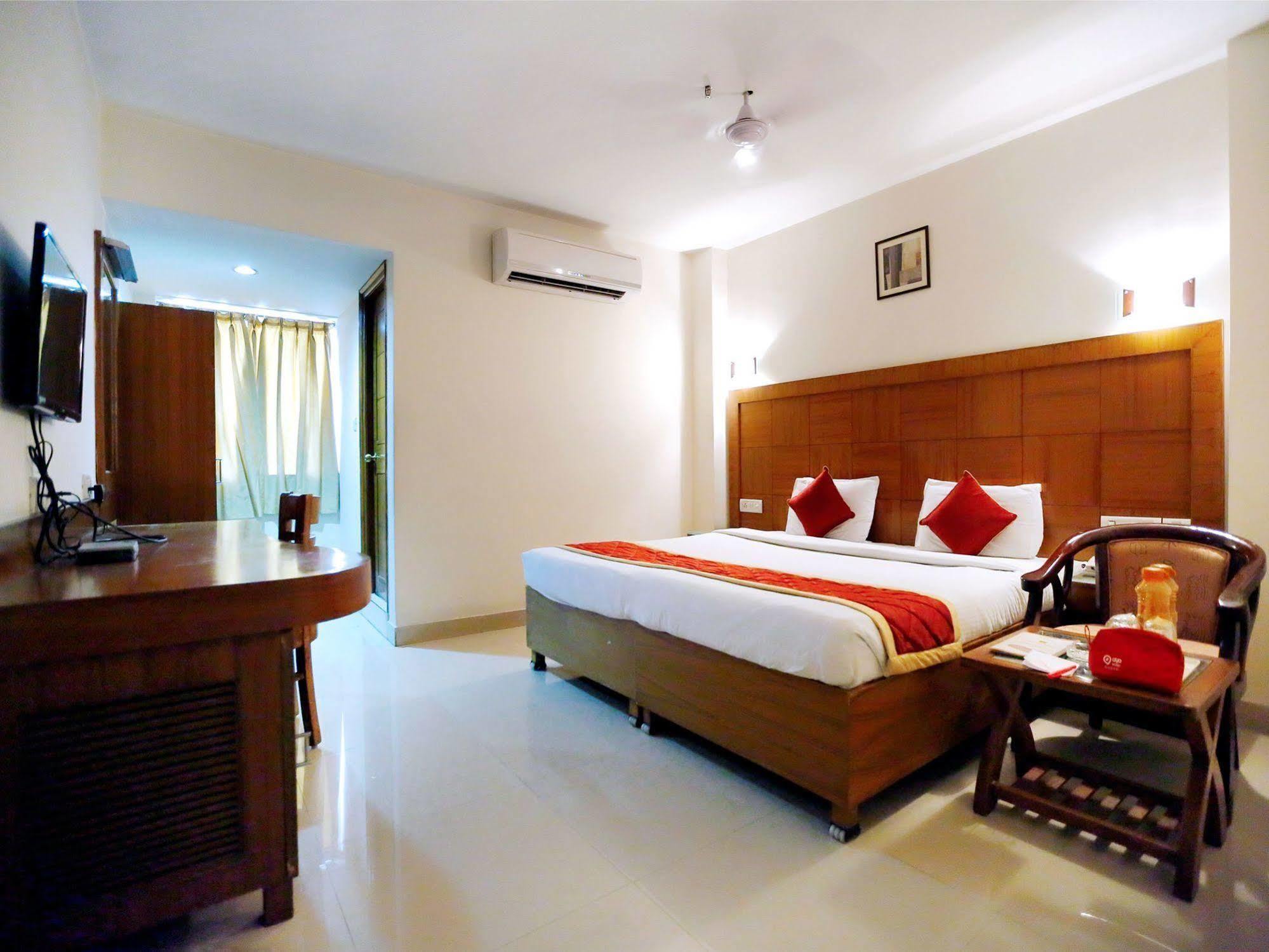 Treebo Trend Grand Plaza Nampally Хидерабад Екстериор снимка